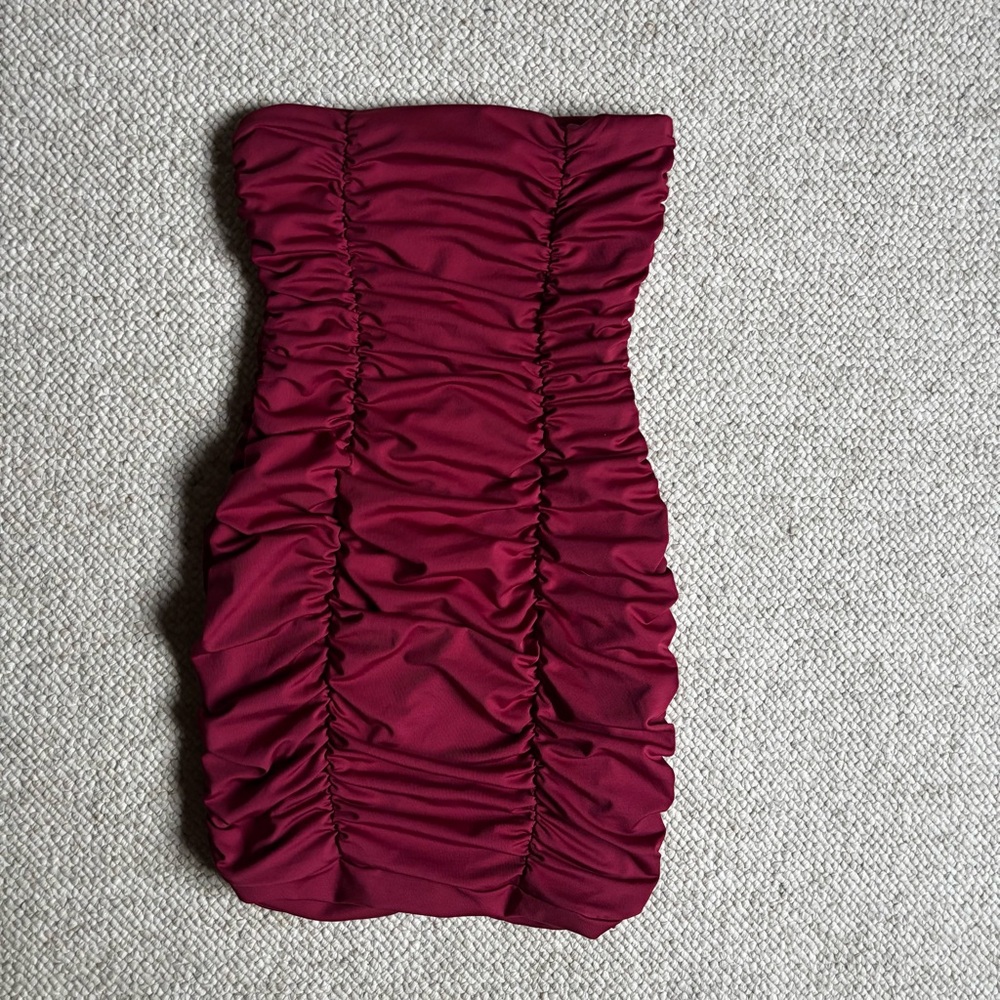 Strapless Ruched Bodycon Dress - Picture 3 of 4